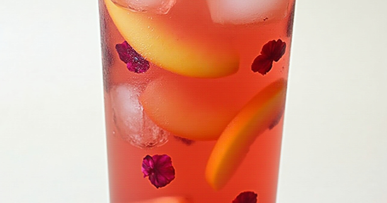 Sparkling Peach Roselle Iced Tea: A Refreshing Symphony of Sweet and Tangy Flavors