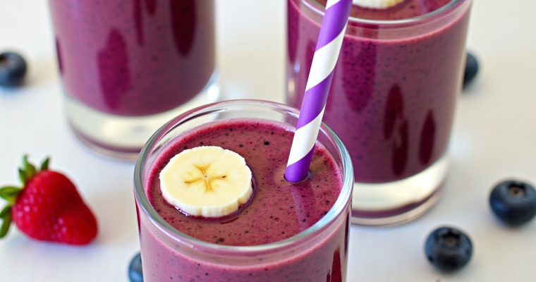 Triple Berry Tropical Smoothie: A Refreshing & Nutritious Quick-Blend Recipe
