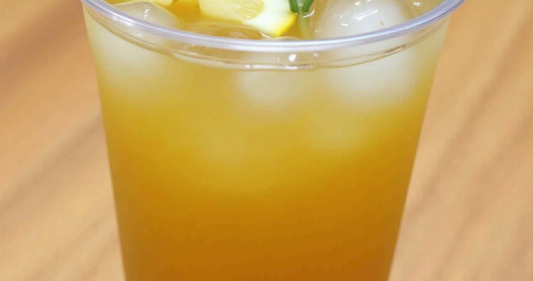 Sip in Style: Creative Iced Drinks to Elevate Your Café or Bookstore Experience